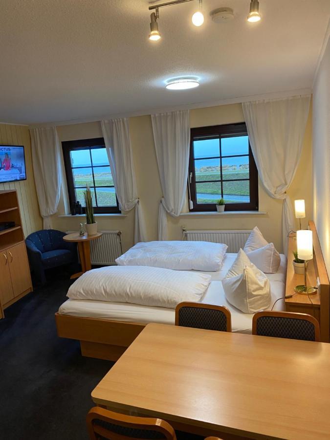 Strandraeuber Hotel 3*